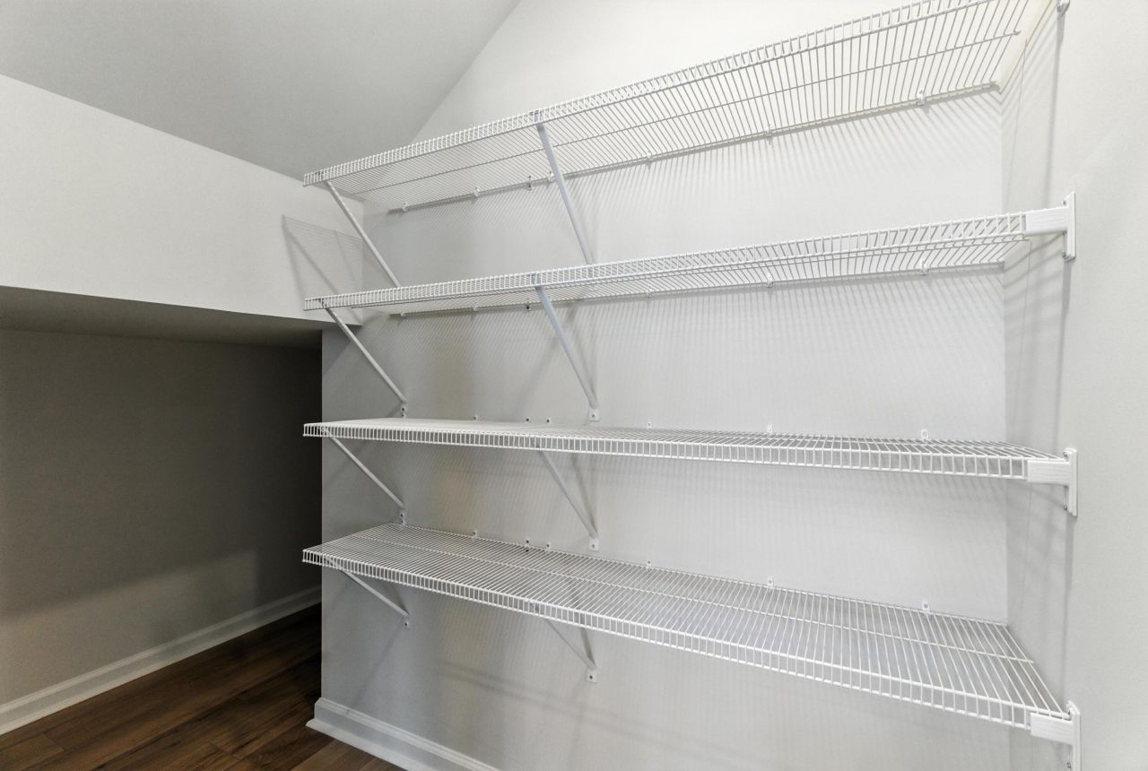 229 Crosswick Street Photo 10