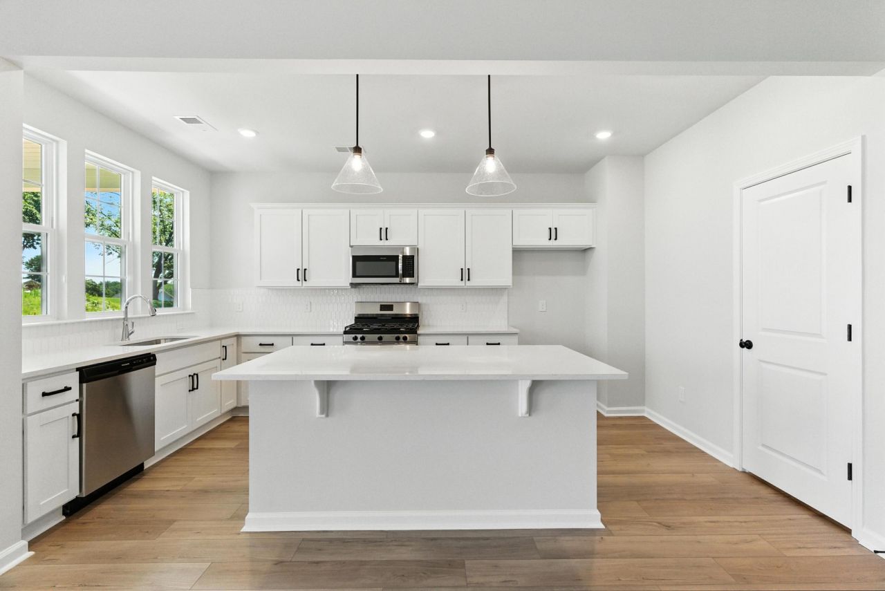 229 Crosswick Street Photo 6