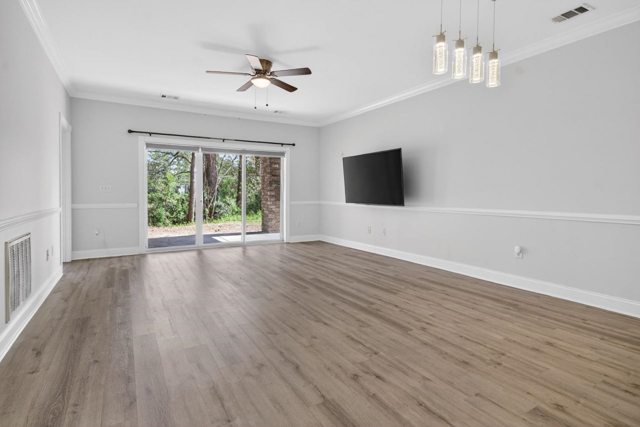 109 South Shore Blvd. Photo 4