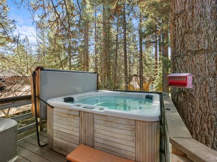 962 Modesto Avenue, South Lake Tahoe, CA 96150 Photo