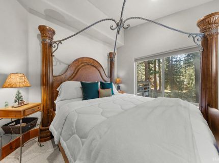 962 Modesto Avenue, South Lake Tahoe, CA 96150 Photo