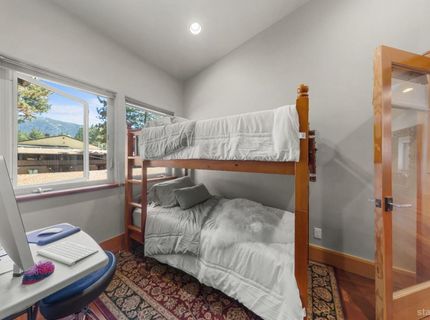 962 Modesto Avenue, South Lake Tahoe, CA 96150 Photo