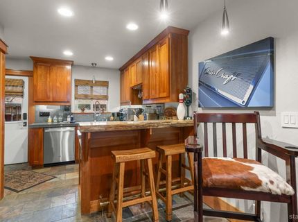 962 Modesto Avenue, South Lake Tahoe, CA 96150 Photo