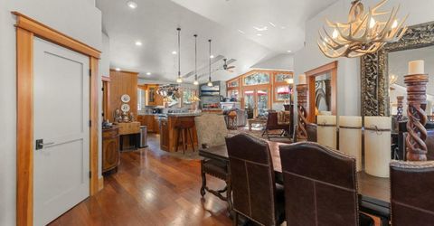 962 Modesto Avenue, South Lake Tahoe, CA 96150 Photo