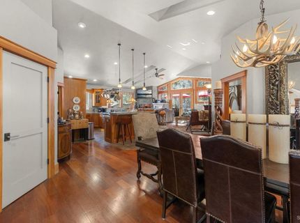962 Modesto Avenue, South Lake Tahoe, CA 96150 Photo