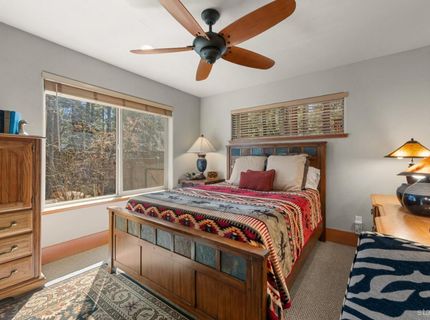 962 Modesto Avenue, South Lake Tahoe, CA 96150 Photo