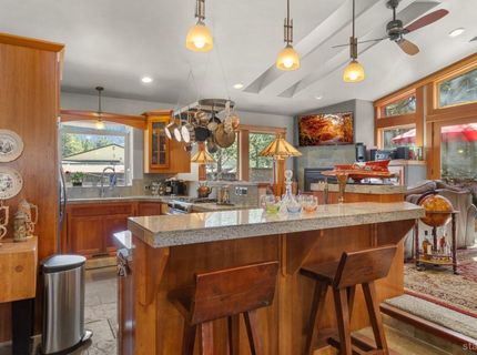 962 Modesto Avenue, South Lake Tahoe, CA 96150 Photo