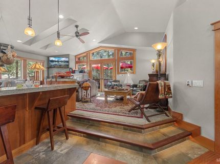 962 Modesto Avenue, South Lake Tahoe, CA 96150 Photo