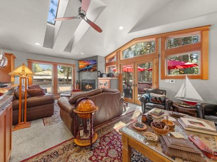 962 Modesto Avenue, South Lake Tahoe, CA 96150 Photo
