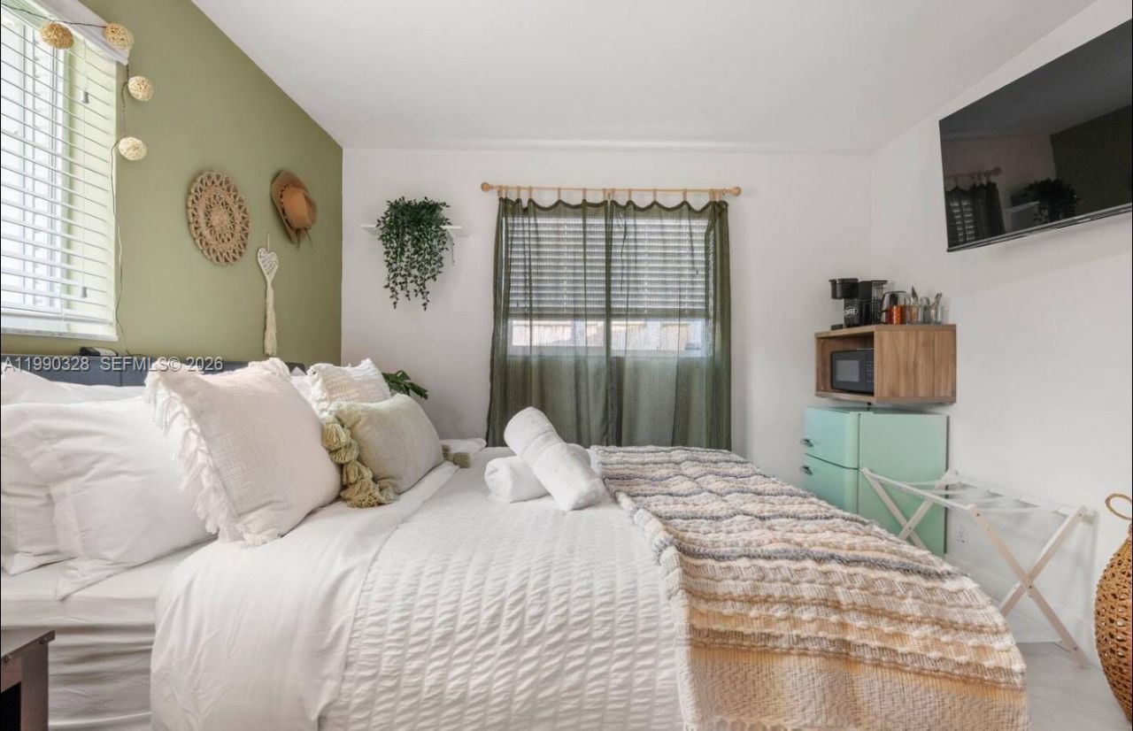 1000 SW 32nd St , Fort Lauderdale, FL 33315 Photo