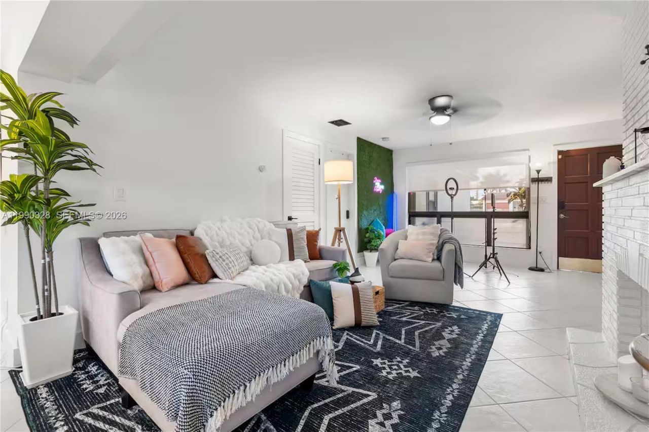 1000 SW 32nd St , Fort Lauderdale, FL 33315 Photo