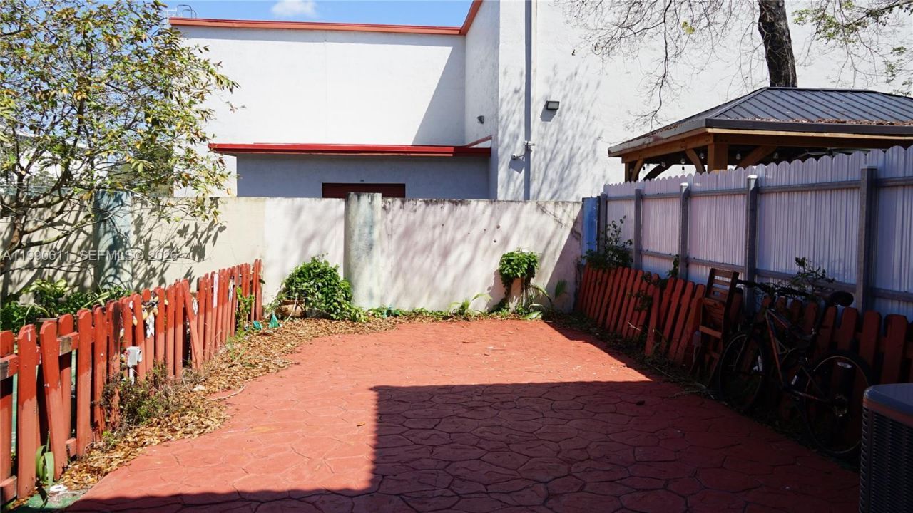 331 NW 82nd Avenue, Unit 1303, Miami, FL 33126 Photo