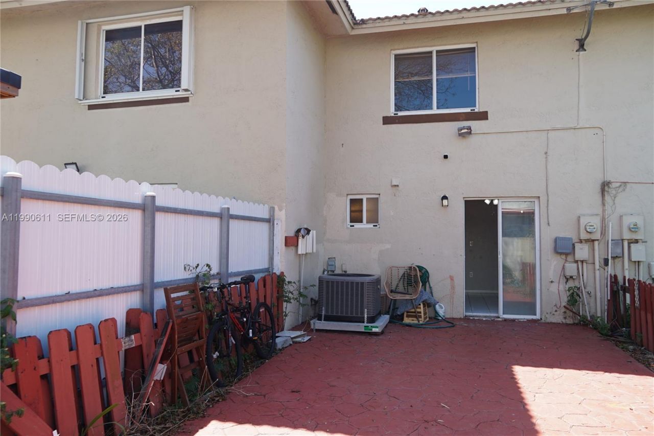 331 NW 82nd Avenue, Unit 1303, Miami, FL 33126 Photo