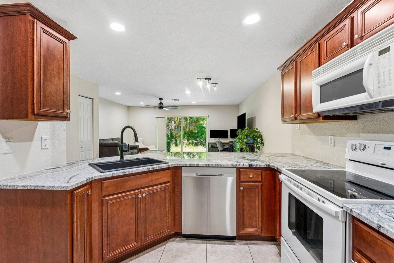 2764 SE Birmingham Drive, Stuart, FL 34994 Photo