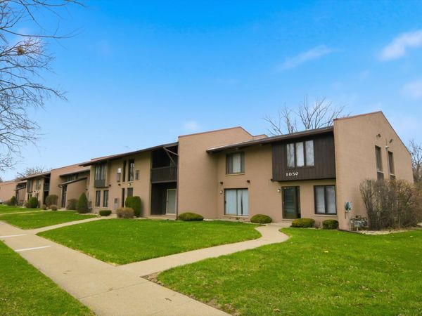 1050 Holbrook Road , Unit Q, Homewood, IL 60430