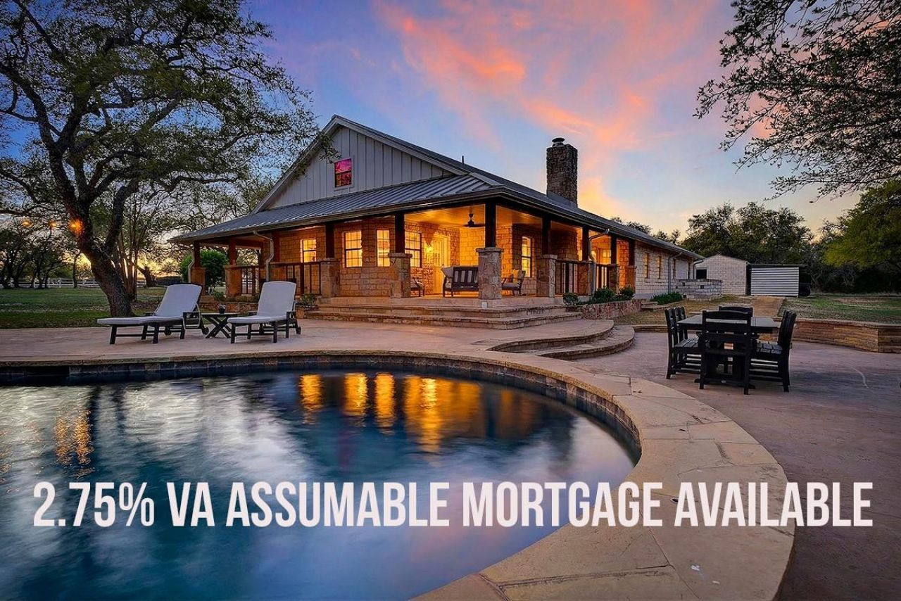 301 Medlin Creek Loop, Dripping Springs, TX 78620 Main Photo