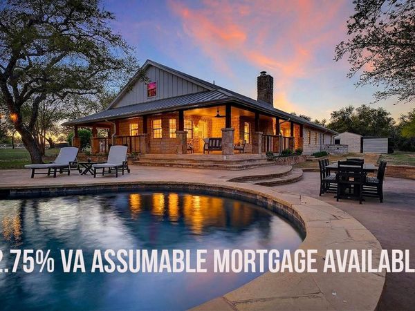 301 Medlin Creek LOOP, Dripping Springs, TX 78620