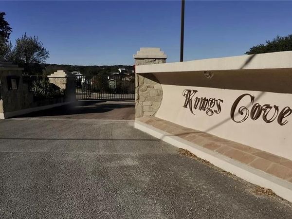 932 Kings Cove DR, Canyon Lake, TX 78133