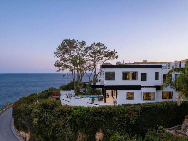 212 Hazel Drive, Corona Del Mar, CA 92625