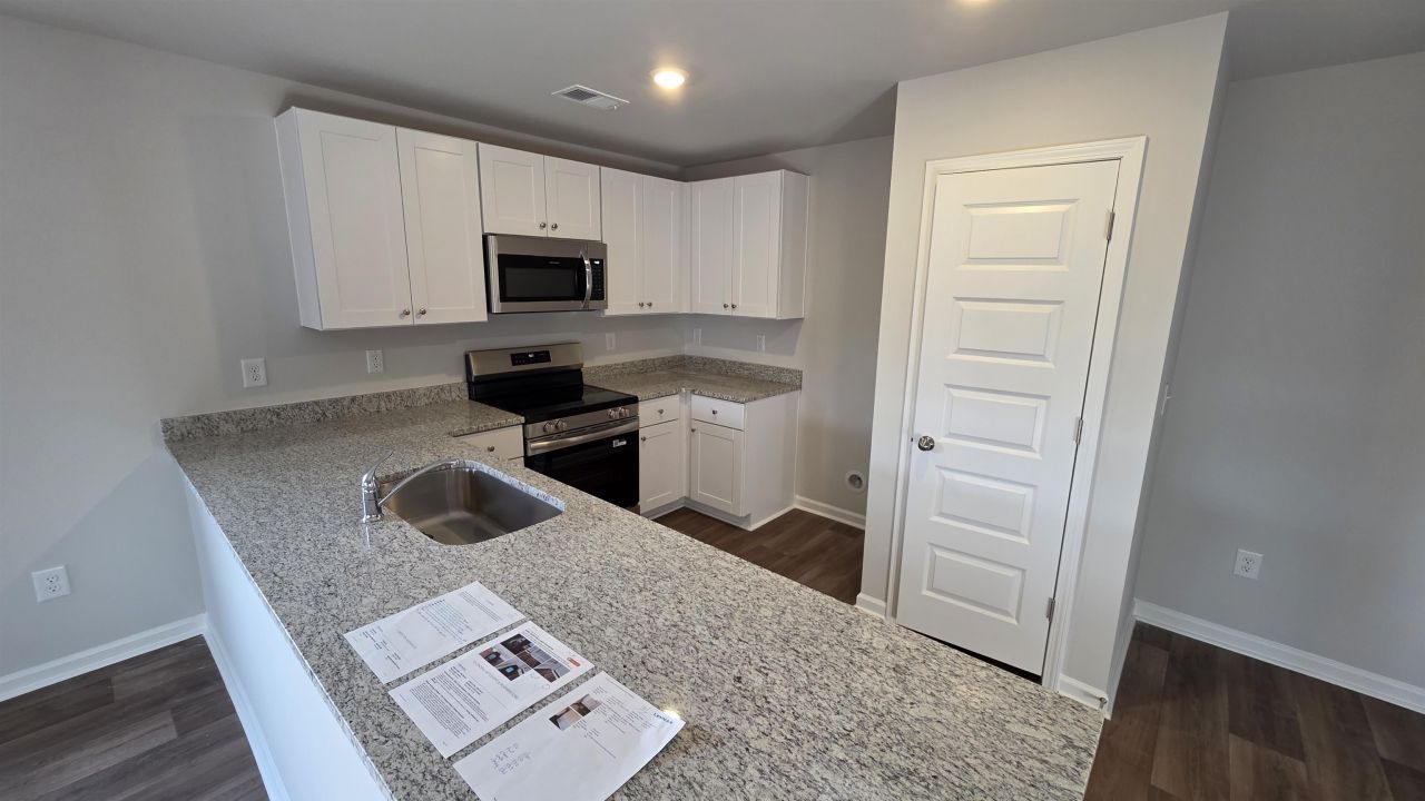 150 Indigo Grove Dr Photo 6