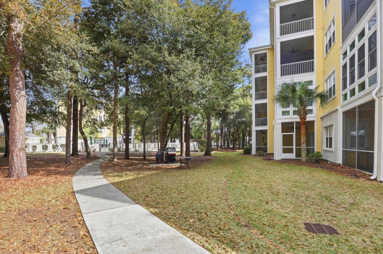 601 Hillside Dr. N Photo 17