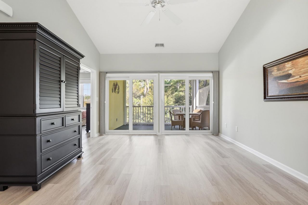 601 Hillside Dr. N Photo 6