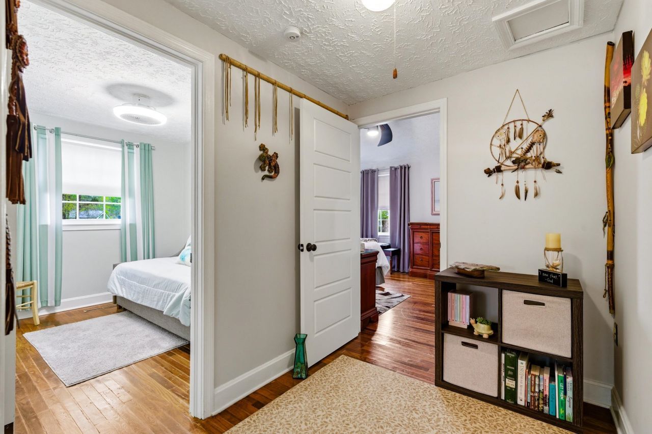 1215 Park Hill Dr. Photo 12