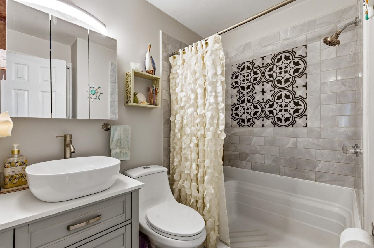 1215 Park Hill Dr. Photo 15