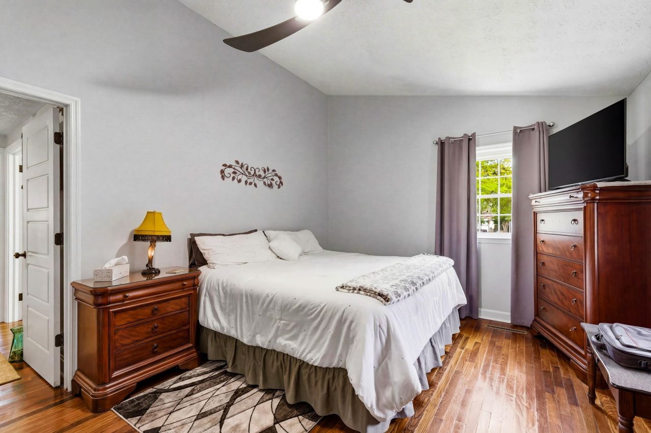 1215 Park Hill Dr. Photo 18