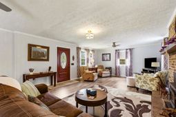 1215 Park Hill Dr. photo 4