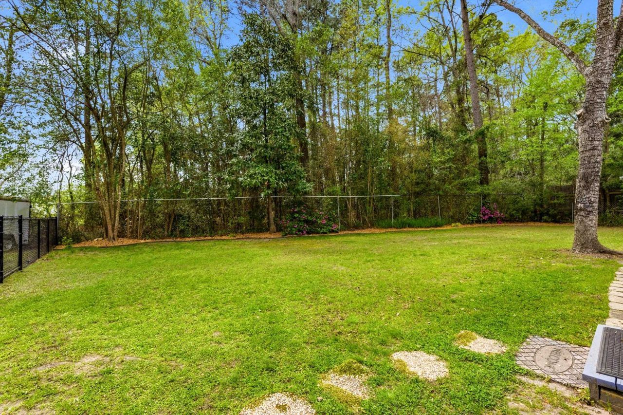 1215 Park Hill Dr. Photo 23
