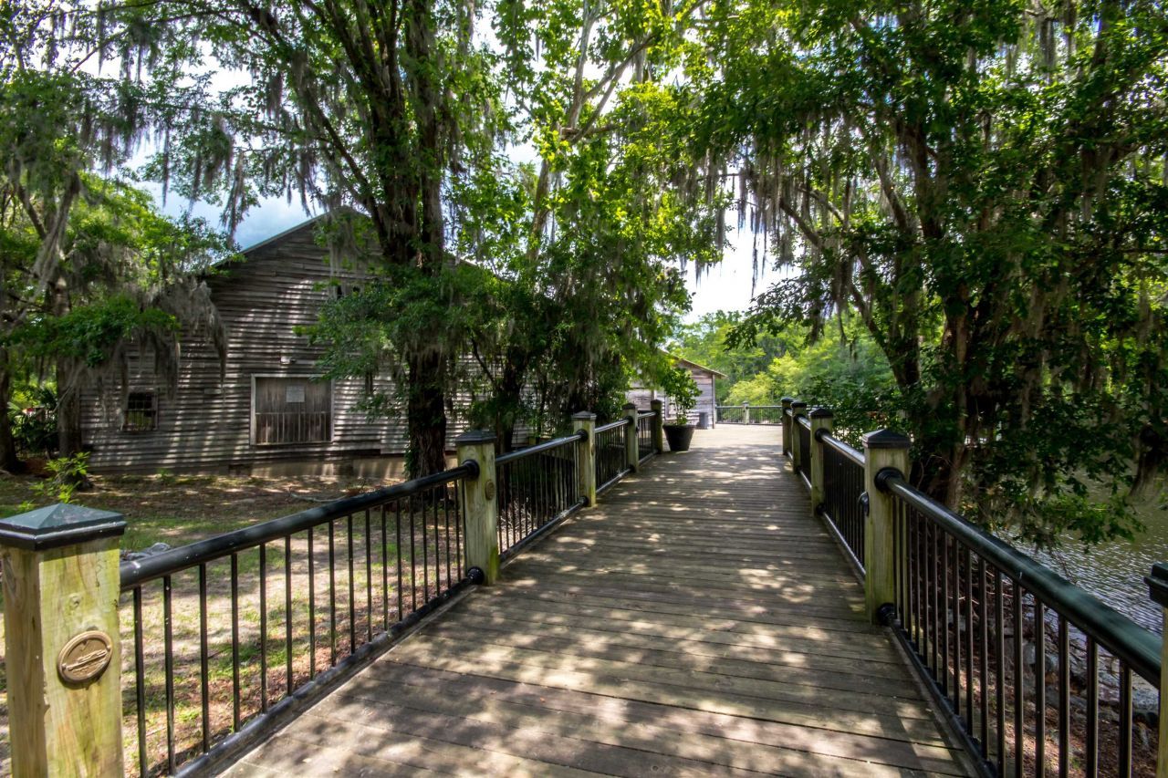 1215 Park Hill Dr. Photo 26