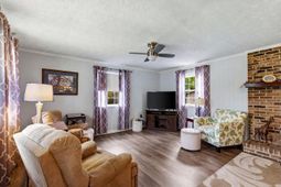 1215 Park Hill Dr. photo 4