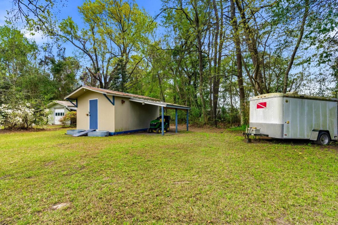 1215 Park Hill Dr. Photo 35