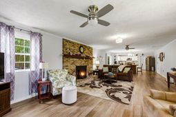 1215 Park Hill Dr. photo 4