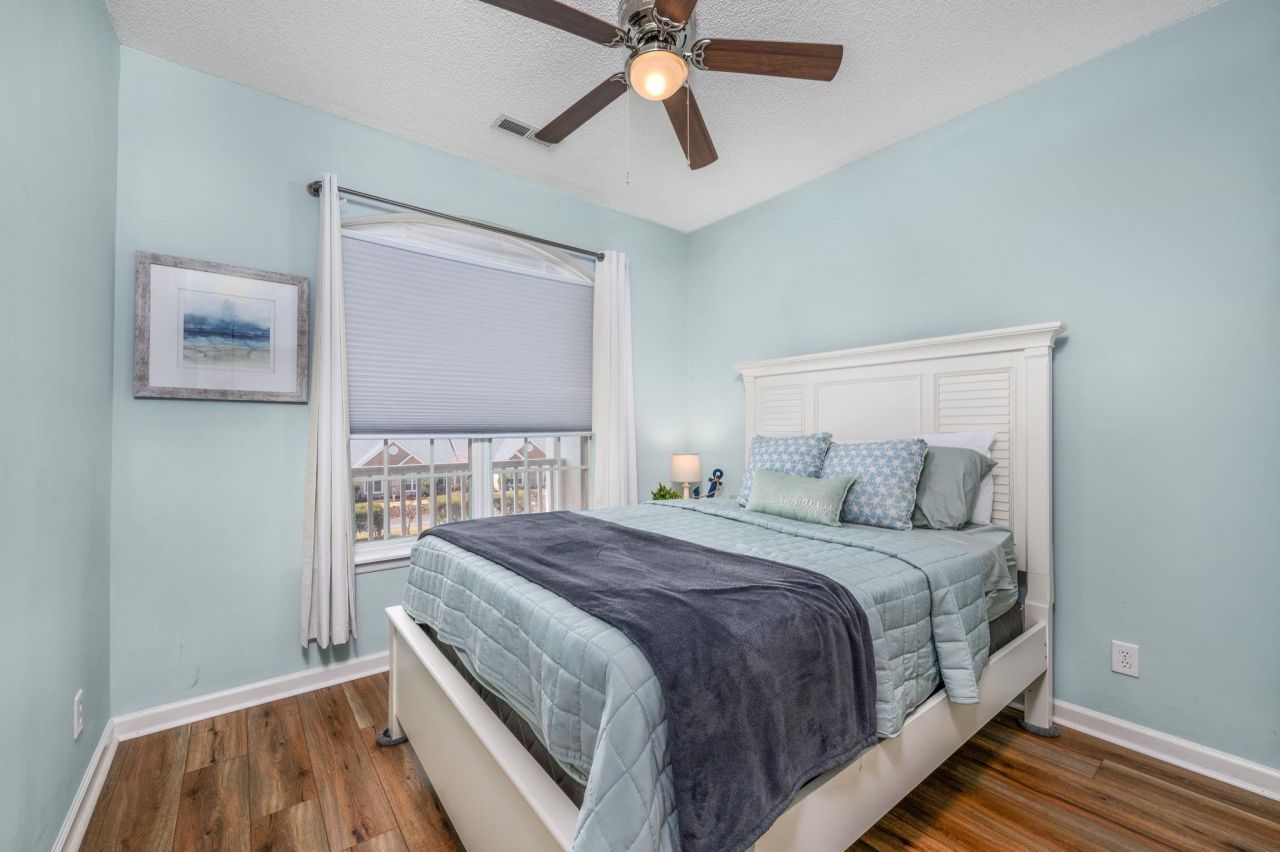 4621 Lightkeepers Way Photo 13