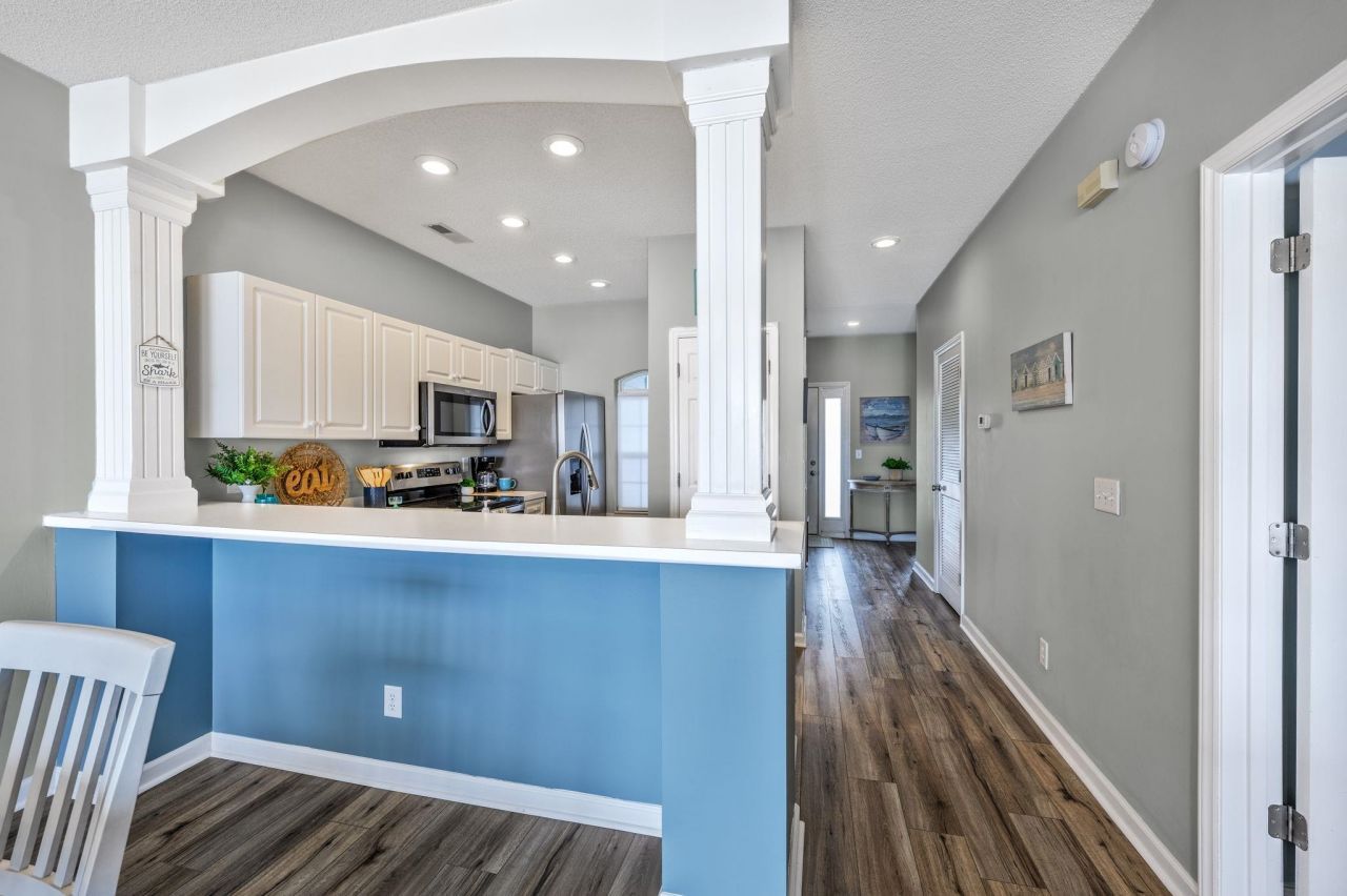 4621 Lightkeepers Way Photo 9