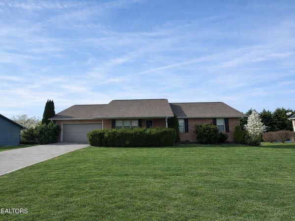 1613 Jasmine Tr, Sevierville, TN 37862