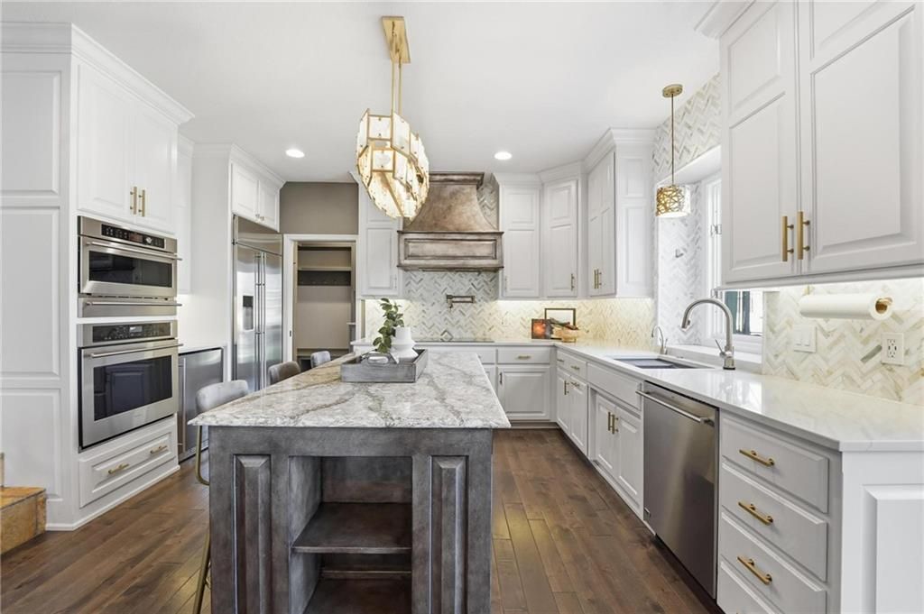 9206 W 146th Place, Overland Park, KS 66221 Main Photo