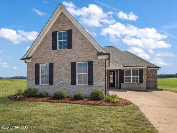 854 Coahoma Court, Nesbit, MS 38651