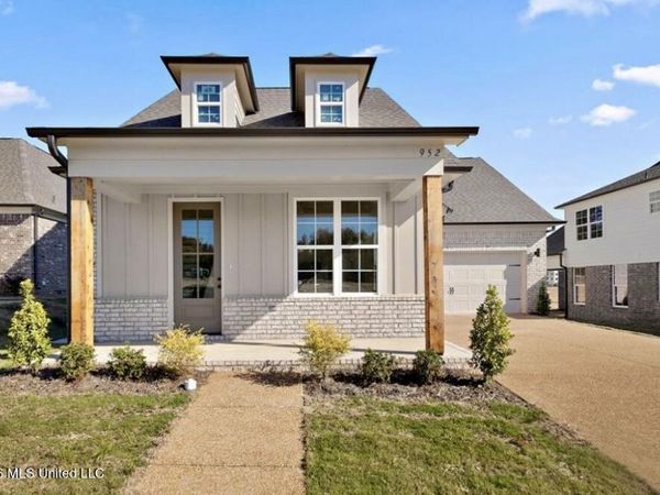 878 Coahoma Court, Nesbit, MS 38651