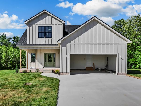 357 Chase Dr, Clarksville, TN 37043