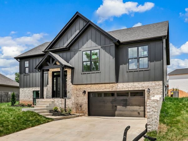 255 Bellshire Dr, Clarksville, TN 37043