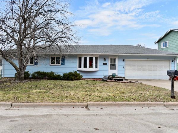 772 Bluffview Circle, Winona, MN 55987