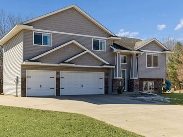 40248 Golden Way, North Branch, MN 55056