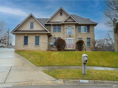 2442 Greystone Lane, Springfield, OH 45503