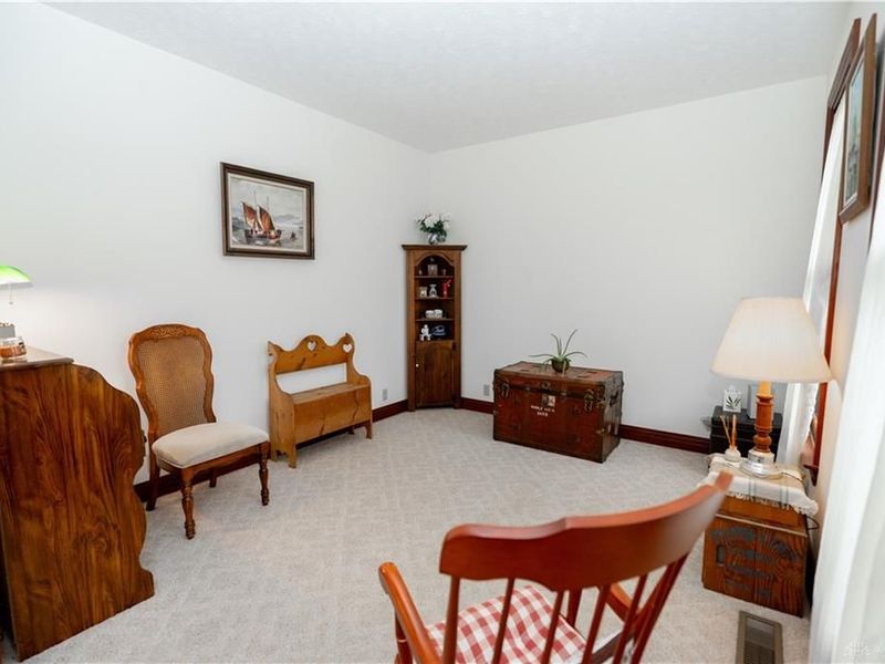 2442 Greystone Lane, Springfield, OH 45503 Photo 10