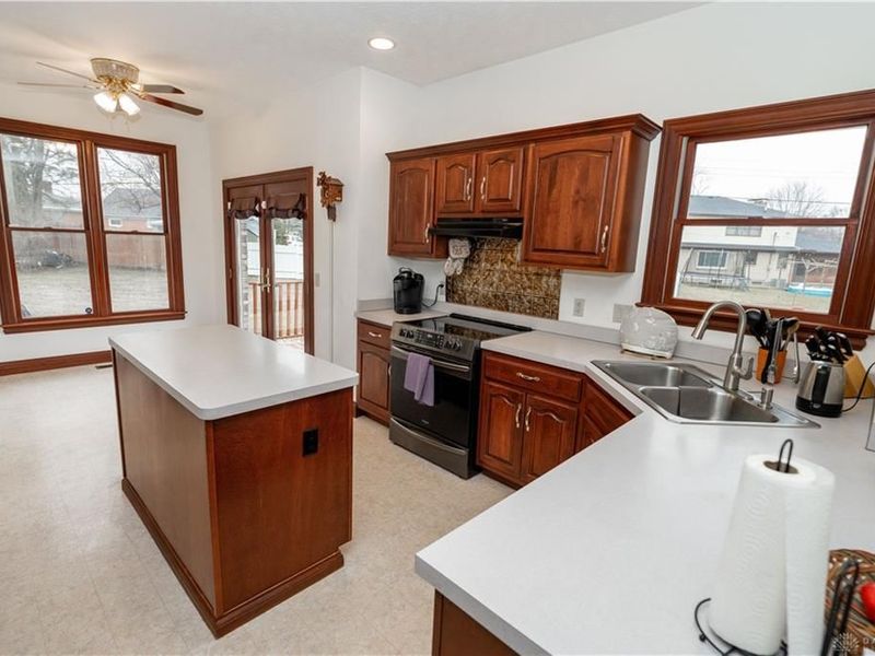 2442 Greystone Lane, Springfield, OH 45503 Photo 15