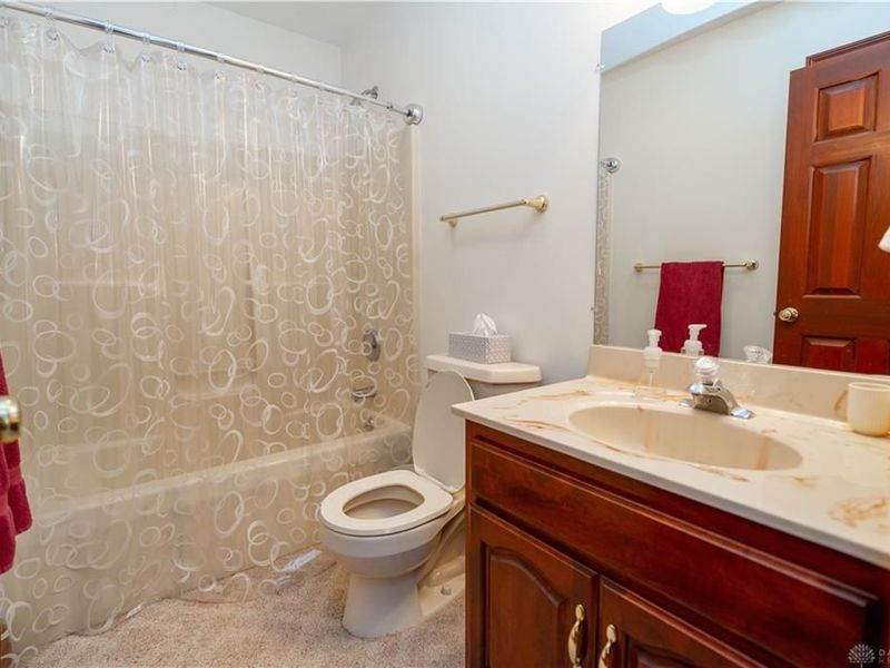 2442 Greystone Lane, Springfield, OH 45503 Photo 32