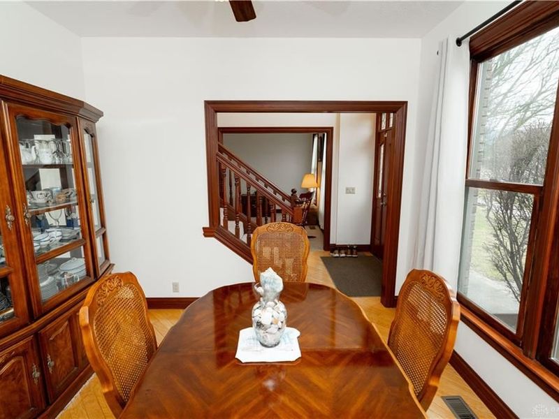 2442 Greystone Lane, Springfield, OH 45503 Photo 9